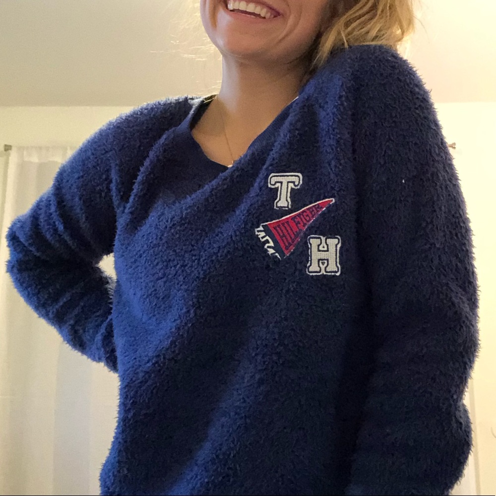 TH Sweater - Picture 2 of 3